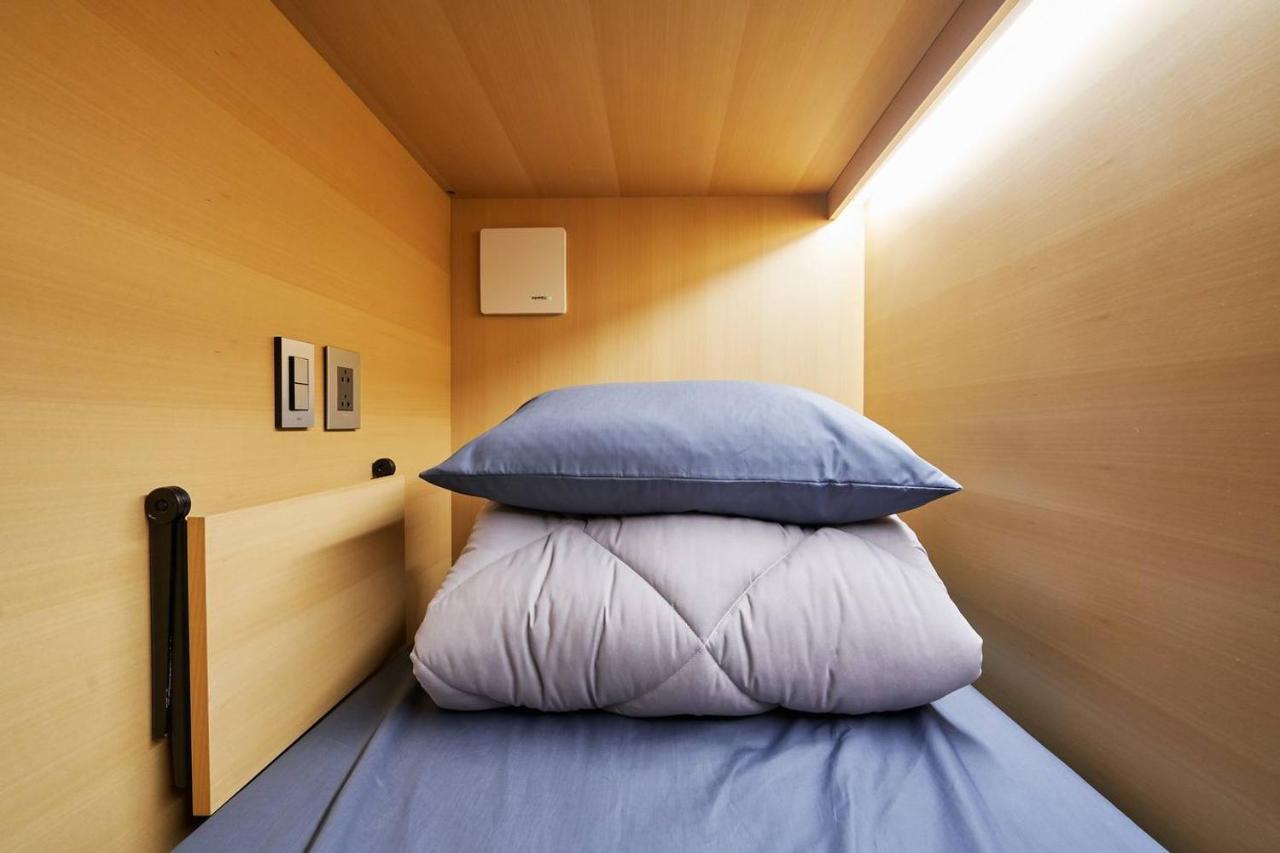 Hostel The Capsule Myeongdong *