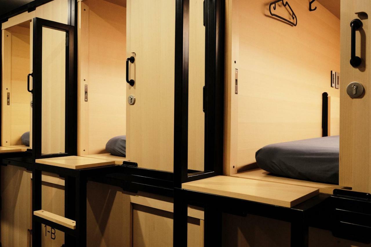 Hostel The Capsule Myeongdong *